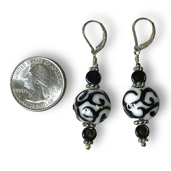 925 Silver and Glass Jewels Earrings Women’s Black White Dangle - Picture 4 of 5